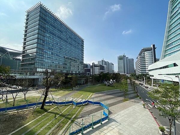 桃園通勤南港「單程上看1小時」!他買房4地點引爆討論:後援難解 原PO老家在桃園,但南港上班,買房地點成為一大問題。圖/取自維基百科