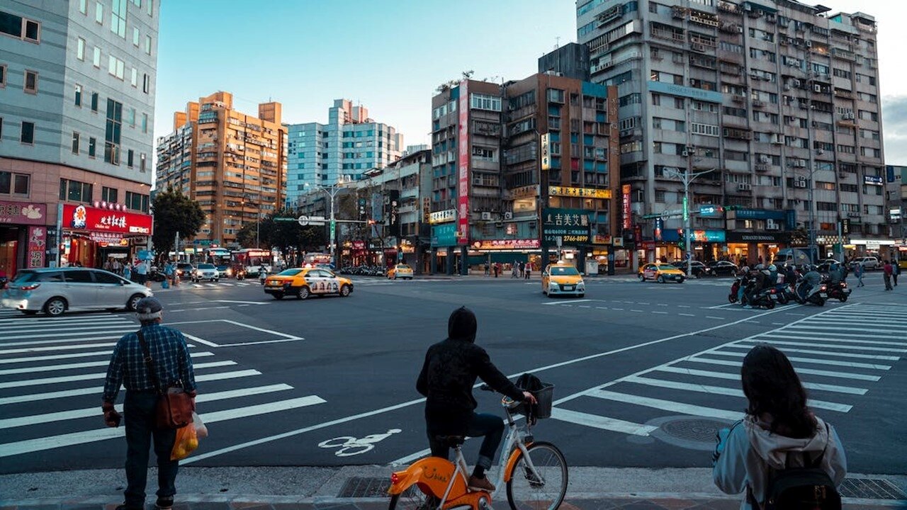 ▼原po透露,自己表妹才剛上大學,父母就幫她準備一間房。(示意圖/pexels)