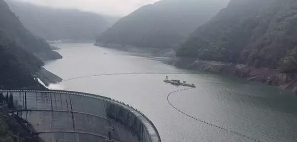 22日晚強降雨,德基水庫截至23日下午3點統計,已增加116萬噸蓄水量,預計可供水至7月底。圖/大甲溪發電廠提供