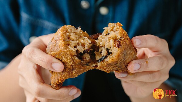 連鎖速食業者頂呱呱招牌單品呱呱包調漲5元。圖／業者提供