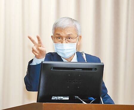 立委擬修《央行法》,動用10%外匯存底成立主權財富基金;央行總裁楊金龍重申,不宜無償撥用外匯存底。(劉宗龍攝)