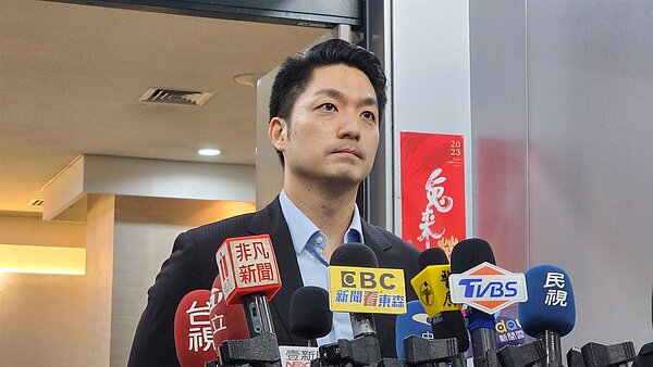 台北市長蔣萬安上午主持交通會報前受訪指出,大巨蛋舉行表演活動,會依照台北市大型群聚活動安全管理自治條例審查。記者楊正海/攝影