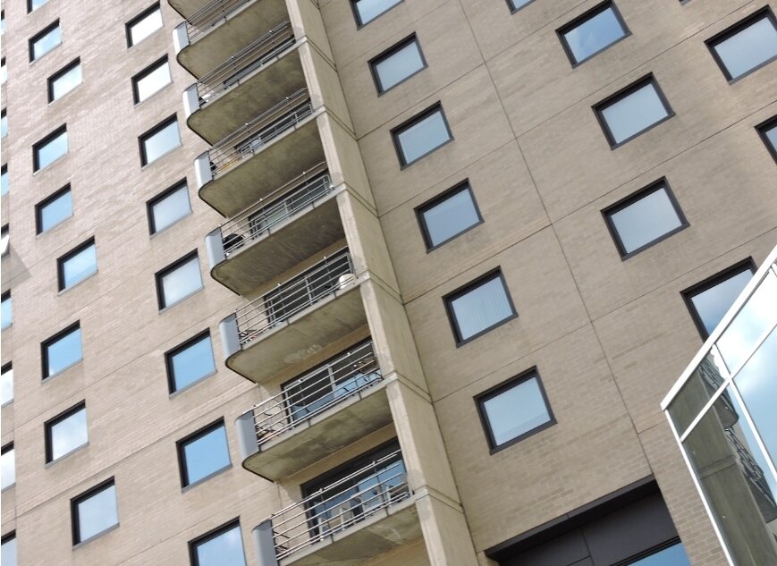 ▼爸媽分家產，留了凶宅給原PO。（示意圖／pixabay）