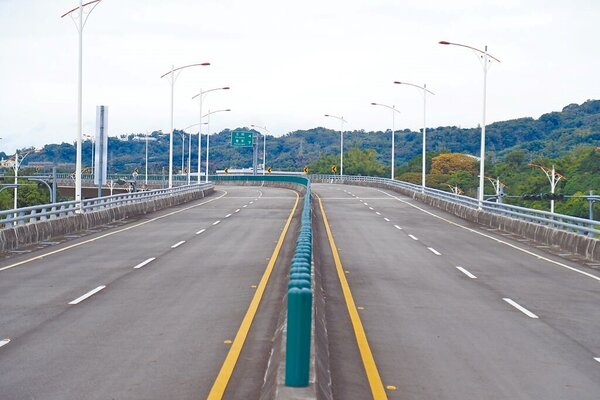 東豐快速道路被稱為山城生命救援線，縮短山城與市區交通時間，加速救援通行。（台中市政府提供／張亦惠台中傳真）