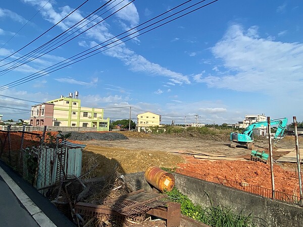 市府提醒地主遵守「不輕易出租土地、不違規填土、不貪小便宜」等三不原則，避免讓不法業者有機可乘。圖／台中市環保局提供