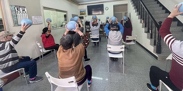 長照險是轉嫁風險的一種方式,不過相關給付方式、理賠條件可要看清楚,才能真正發揮長照保障的功用。圖/中時報資料照片