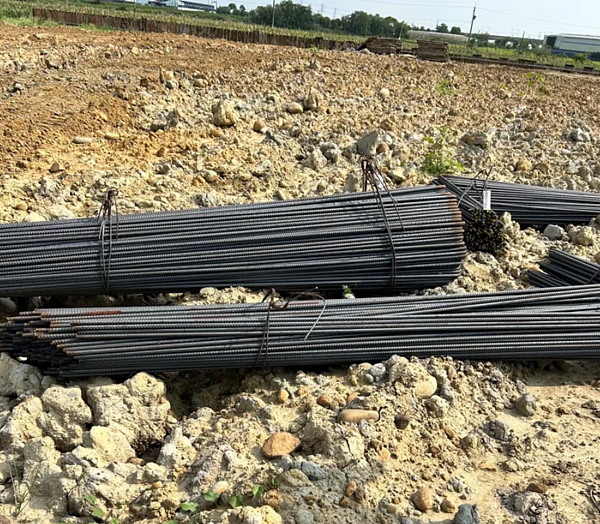 台南市後壁養雞場違規回填不實土方,市府決廢止容許及開罰15萬元。圖/台南市政府提供