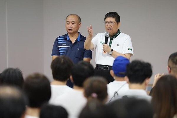 豐邑建設28日搶險說明，新竹縣長楊文科痛批誠意不足，強調縣府監督到底。圖／新竹縣工務處提供