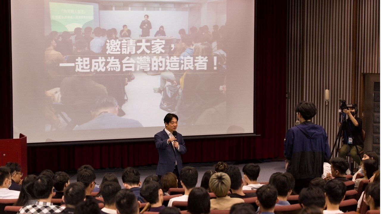 ▼總統參選人賴清德,日前因為一席「房價現在在降了」言論,引發青年不滿遭到抨擊。(圖/取自賴清德臉書)