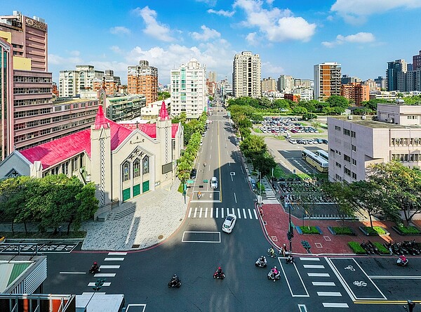 新竹市總價超過4,000萬元以上的預售住宅大樓交易佔比卻僅有1.1%,代表大多數新案將產品坪數控制在40~50坪以下;而富人購屋自有其眼光及標準。圖/新竹業者提供