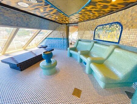 歌詩達莎倫娜號SPA中心有許多讓人放鬆的設施。(何書青攝)