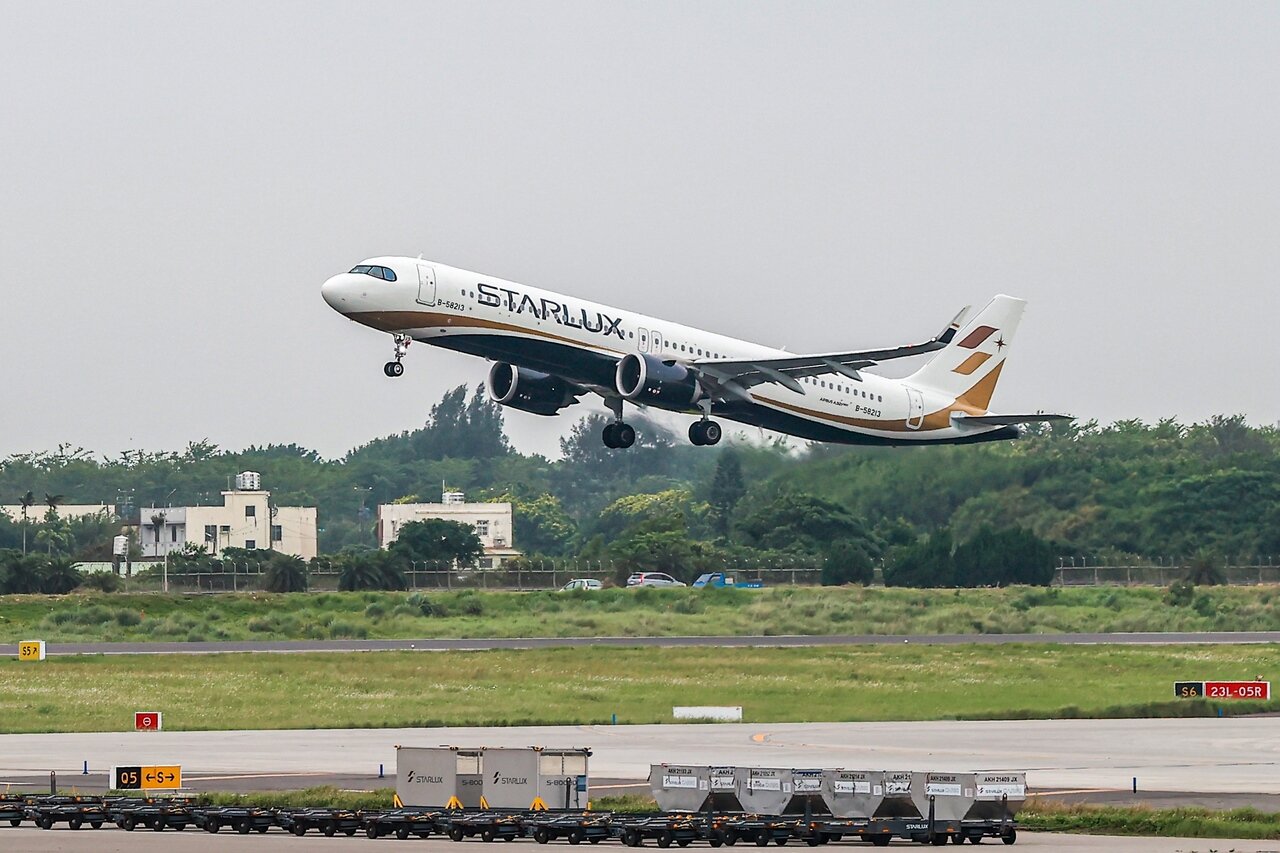 中颱瑪娃逐漸向北轉北北東遠離，朝日本宮古、沖繩移動，星宇和虎航下午宣布，明天往返台北沖繩班機取消。圖／本報資料照片 