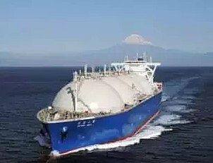 中油宣布６月天然氣價格續凍漲。圖為中油液化天然氣（LNG）運輸船。圖／中油提供
