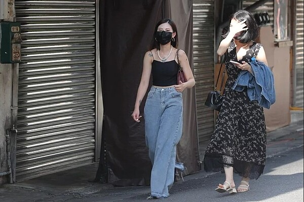 今天上半天整體是較穩定高溫的天氣。中南部內陸、近山區有36度高溫機會,北部也可回升到33度左右。圖/聯合報系資料照片