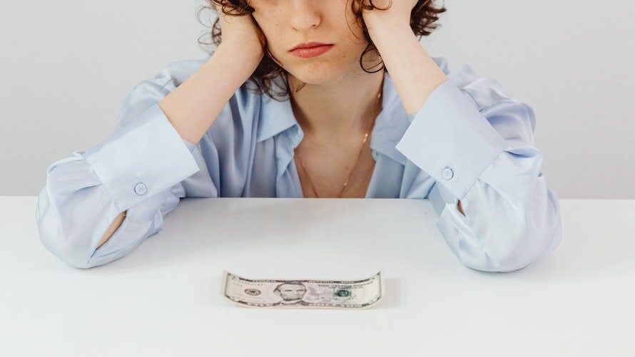 ▼許多網友都感嘆,存錢的速度遠遠追不上房價上漲的速度。(示意圖/取自<a href="https://www.pexels.com/zh-tw/photo/7680366/"><span style="color:#000000;">Pexels</span></a>)、