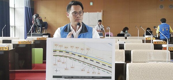 台中市議員楊大鋐指出，筏子溪行水區應重新檢討，籲市府都發局動起來。圖／楊大鋐提供