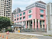 孩子同戶不同校　竹北家長怨接送難