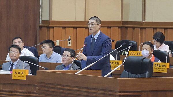 基隆市長謝國樑推動「青年電動機車」政策,提出追加預算3億8340萬元,今天獲市議會審查通過。記者邱瑞杰/攝影