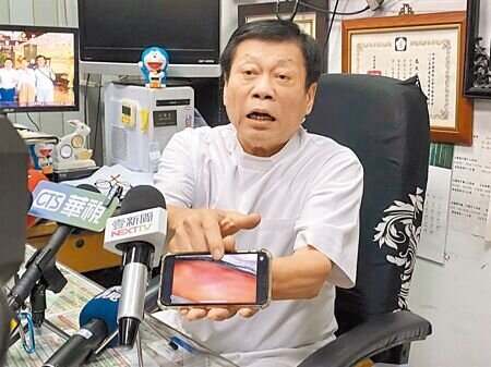 5億高中生命案疑雲,家屬委託法醫高大成相驗遺體,發現可疑針孔。(本報資料照片)