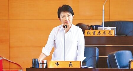 行政院黨產會6日開會，認定國民黨台中市黨部的土地及建物是不當黨產，應收歸市有。台中市長盧秀燕表示，會依法處理。（張亦惠攝）