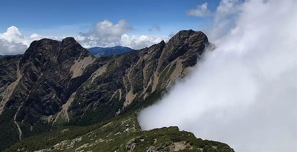 最近1個多月來嘉義山區已發生4起登山客意外，加上王男這起共5起，呼籲民眾爬山注意天候。（本報資料照）