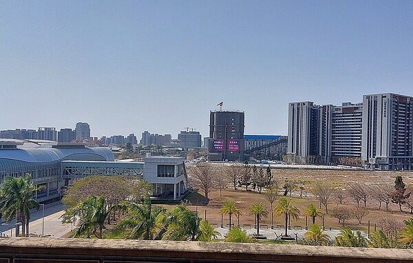 無畏交易量縮 台中「2區」房市還是穩?強攻小宅市場! 「台中高鐵娛樂購物城」將落址烏日高鐵特區,為區域投下大利多,不少人期待烏日高鐵特區未來的發展,不過發展程度會如何也讓外界好奇。圖/好房網News記者林和謙/攝