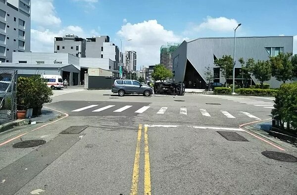 交通部統計,去年1至9月有381人在無號誌路口車禍死亡,占路口死亡人數近三成五。示意圖/讀者提供