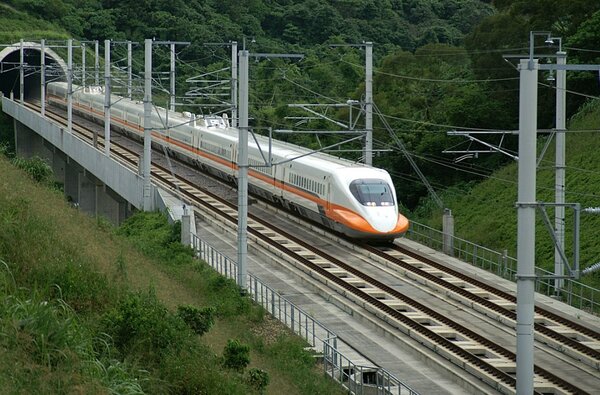 高鐵公司今宣布再加開6班次列車，分別為南下85班、北上85班。圖／維基百科
