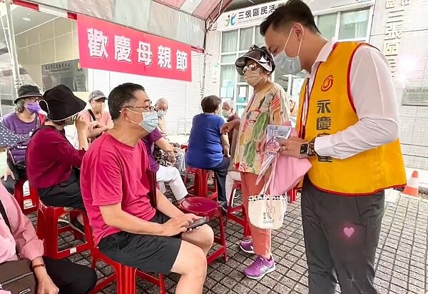 一年一度溫馨的母親節又到啦（圖／信義區樂生活Ｘ有你有我）