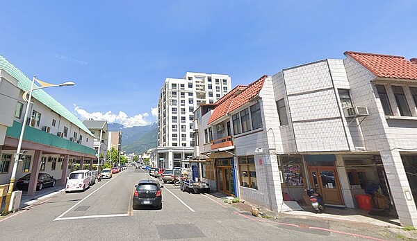 買花蓮房「這族群」比例高...但卻讓建商有壓力?關鍵原因曝! 花蓮一直以來的購屋主力都是在地的軍公教人員居多,不過現在房價已漲到一個程度、加上升息壓力以及通膨,這些主力購屋族暫時不買房。圖/google map