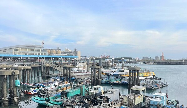 112年國慶焰火移師台中,施放地點初步規劃在梧棲漁港。圖/Google Map