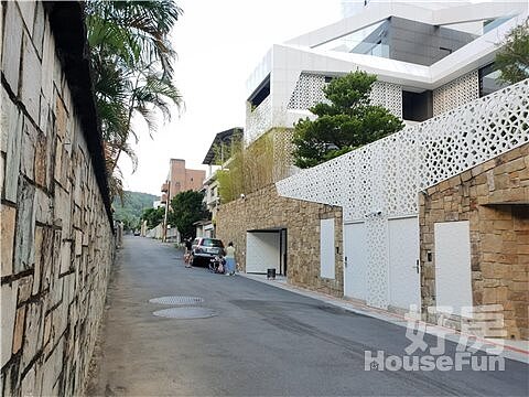 施純鎰生前的房產,其中位於台北市外雙溪的「梅林別墅」最著名。圖/好房網資料照