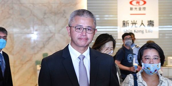 新光金控股東會改選董事,以董事洪士琪為首的改革派拿下十席,大獲全勝。圖/王德為