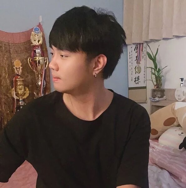 曾參加第四屆《中國好聲音》闖進台灣區前25強的台灣歌手古家齊,因車禍傷重身亡,享年31歲。圖/翻攝臉書