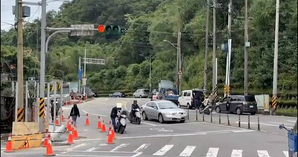 2騎士沒讓行人在基金一路先後撞死行人遭判刑4月,緩刑2年。記者游明煌/翻攝