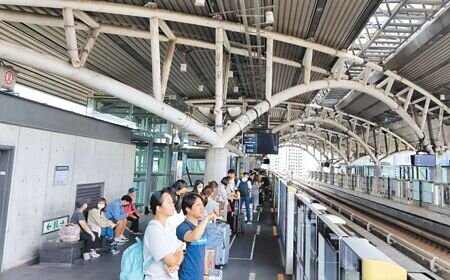 
基北北桃1200月票上路後預估機捷通勤族將增加，民代爭取在上下班尖峰時段桃捷公司應加開直達車班次。（呂筱蟬攝）
