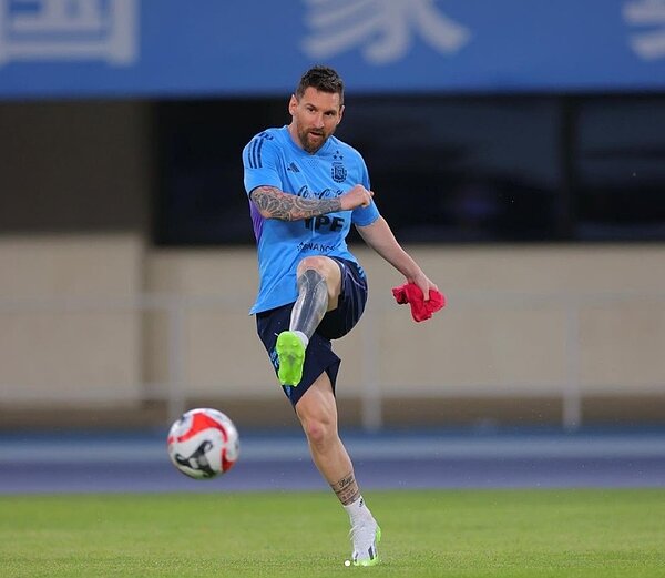 阿根廷球王梅西的私人飛機在北京落地,開啟個人第七次中國行。圖/取自instagram@leomessi