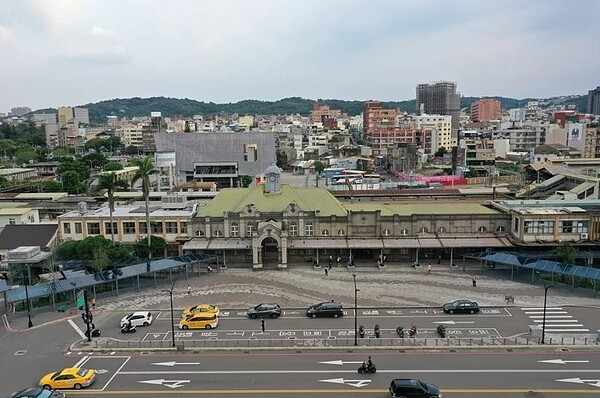 新竹市政府近年推動的大車站計畫將打造少見的跨站式平台，串連前後站。圖／聯合報系資料照片
