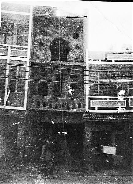 無限輪迴?台南怪怪屋違建長到7樓高 50年蓋不完、拆不掉 台南怪怪屋民國62年由毛姓屋主開始自地自建,起初建築是3層樓的合法透天厝。圖/翻攝畫面