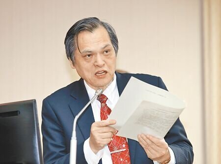 
台大14日表示，陳明通（見圖）指導論文確有不周等違失行為，惟因情節尚未達應予解聘程度，做出不予解聘的決議，教育部後續將據以續處其退休案。（本報資料照片）
