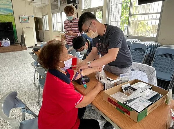 台南市昨天出現全台今年首例登革熱本土病例,擴大採檢後,又發現新的病例。圖/衛生局提供