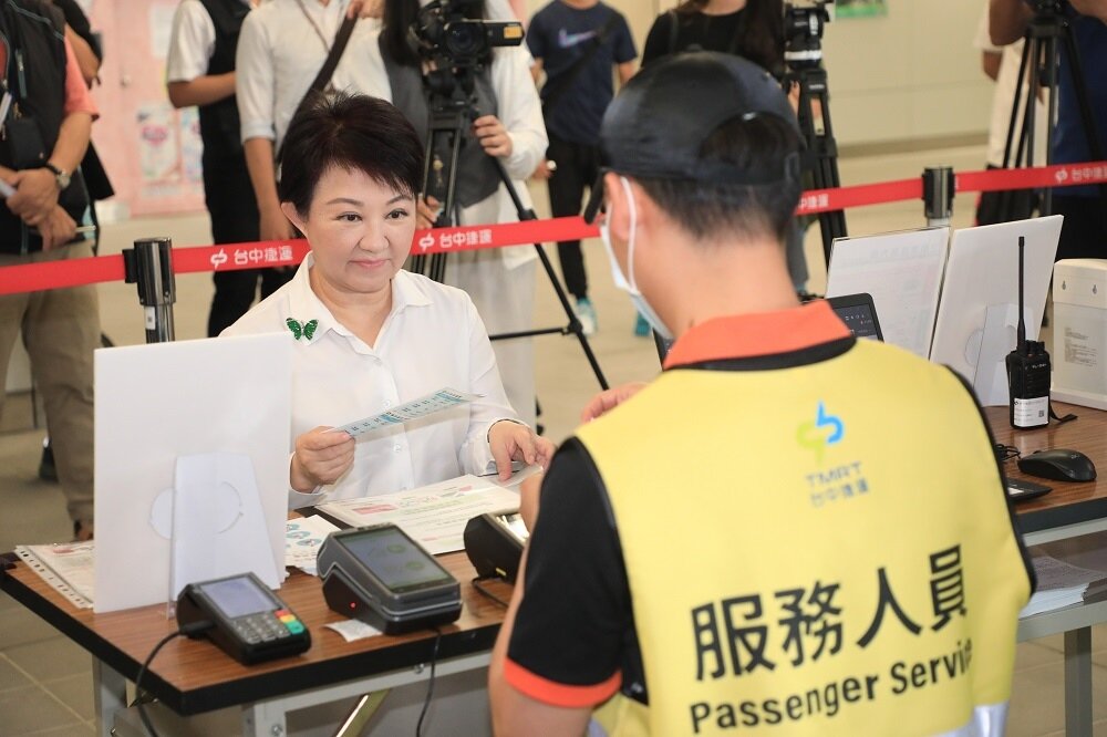 台中199早鳥月票預售首日購票踴躍。圖/台中市府提供