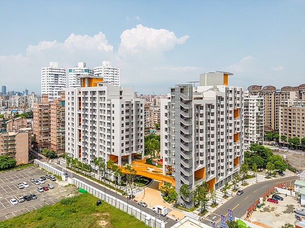 土城員和社宅提供托老、托育及青創中心等多元便民空間服務市民。圖/新北市府提供