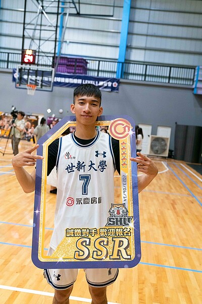 張俊生表示,在場上真的有感受到永慶拚勁精神,是一場好比賽。期待未來還有機會,能跟永慶明星隊切磋對決。圖/永慶房屋提供