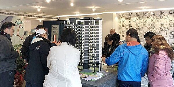 平均地權條例2.0將於7月1日上路, 7月起預售屋除轉售配偶、子女和手足等親人外,原則上禁止換約。圖/本報資料照片