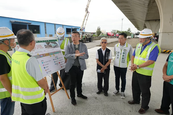 立法院副院長蔡其昌與市議員施志昌爭取，大安區大安港路設置第二個西濱公路休息站，規劃7-11商場、假日農特產品展示區、小賣場區等，力拚9月底完工啟用。圖／立法院副院長蔡其昌提供