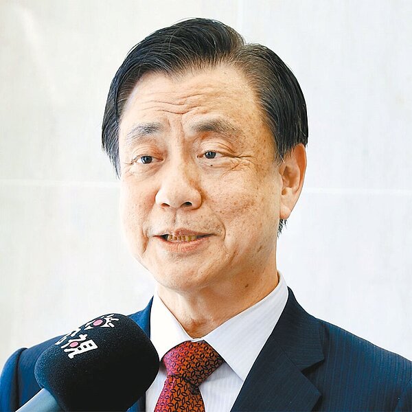 國內自殺防治權威李明濱昨遭爆出第3起性騷案,衛福部要求學會更換自殺防治中心計畫主持人,將由自殺防治中心副主任陳俊鶯代理。圖/台灣自殺防治學會提供