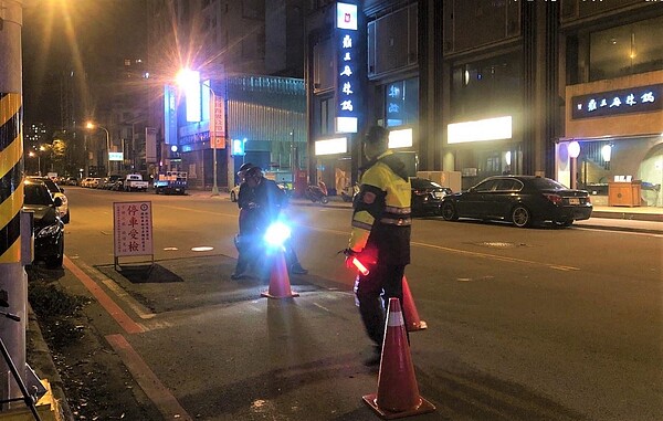 竹縣環保局增夜間噪音車攔查次數。圖/環保局提供