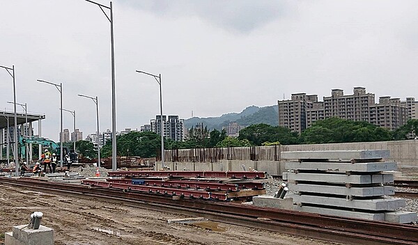 他揭三鶯線「百萬人都市廊帶」 看自住需求多熱! 板橋、土城、樹林、鶯歌、三峽、桃園捷運沿線共約140萬人口,屬於大台北地區重要的都會廊帶,三鶯線房市支撐力強。圖/新北市捷運局提供
