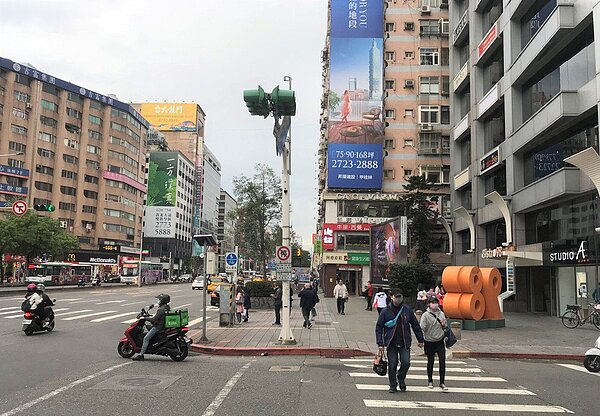 今年1~4月台北市單價百萬以上的店面交易僅66筆,比去年同期134筆少了50.7%,今年成交量砍半,圖為示意圖。記者游智文/攝影